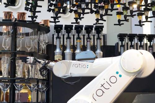 韓國(guó)現(xiàn)首家機(jī)器人咖啡館,人工智能將來(lái)會(huì)取代人類嗎？